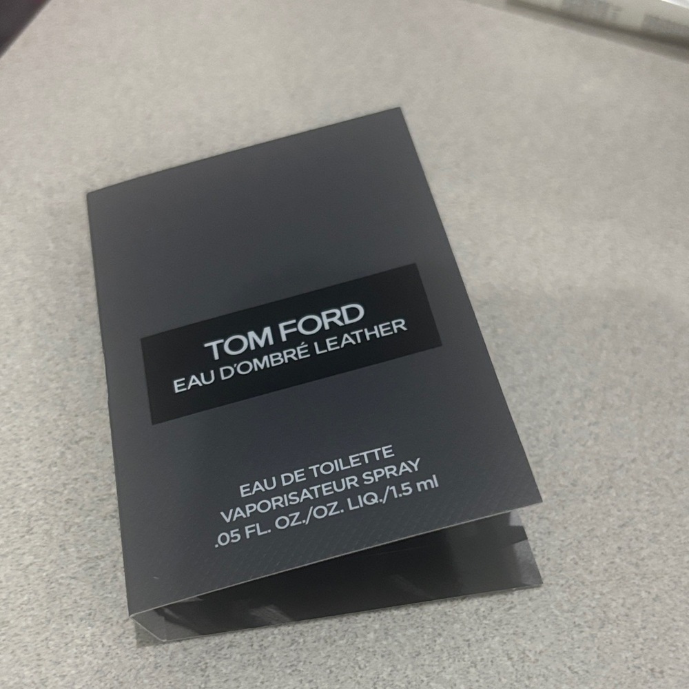 Tom Ford Eau d'Ombre Leather Sample Discovery Set